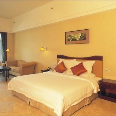 Phoenix Hotel Wuyi Jiangmen Zimmer foto